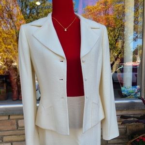 Tahari Arthur S. Levine set